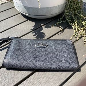 Coach Wristlet Wallet/Purse